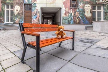 Ławka Śmiałek z podłokietnikiem