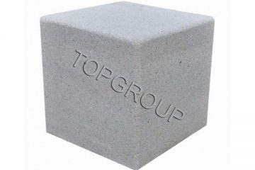 TopGroup producent słupków betonowych o wymiarach 70x70 cm